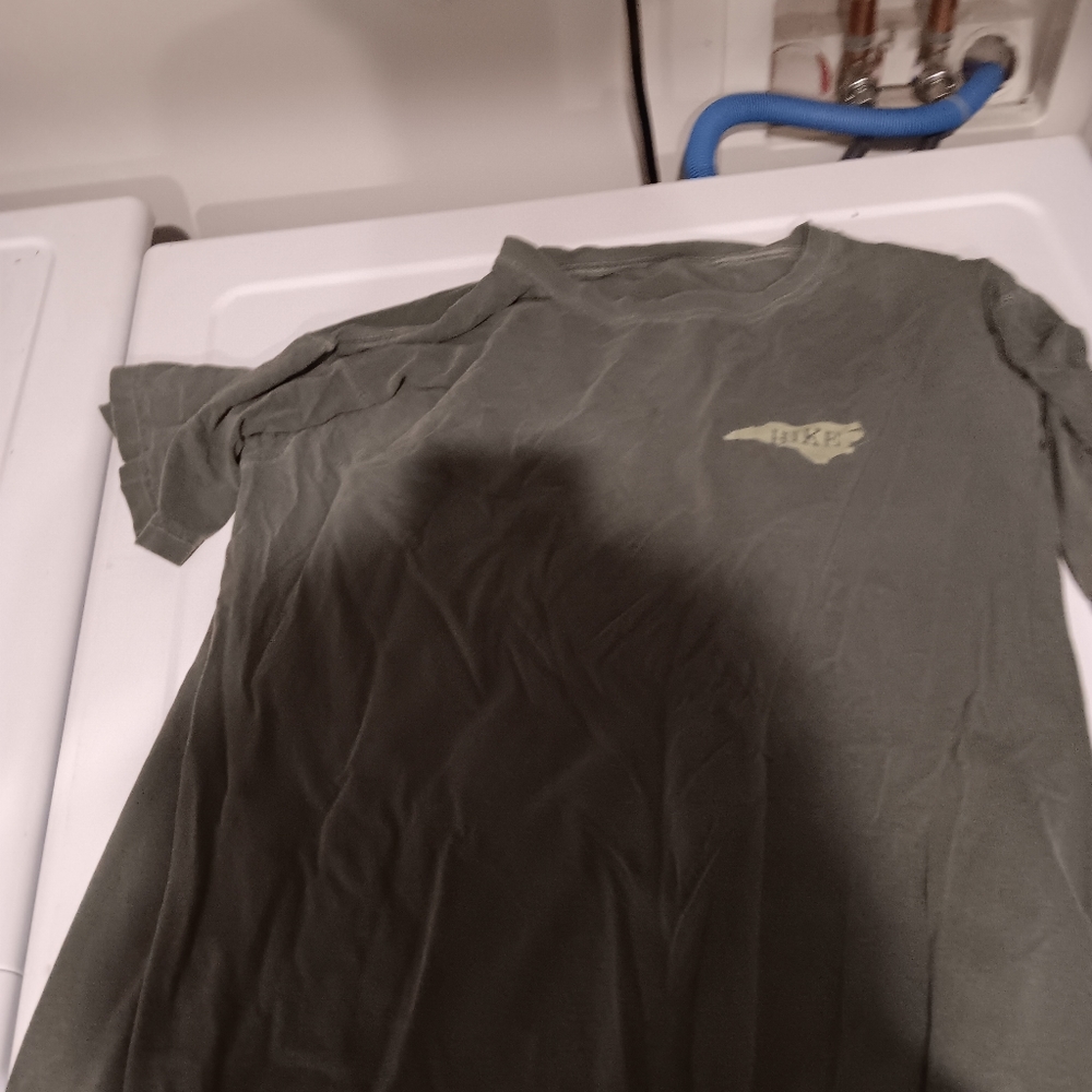 Hike and see green t-shirt size medium